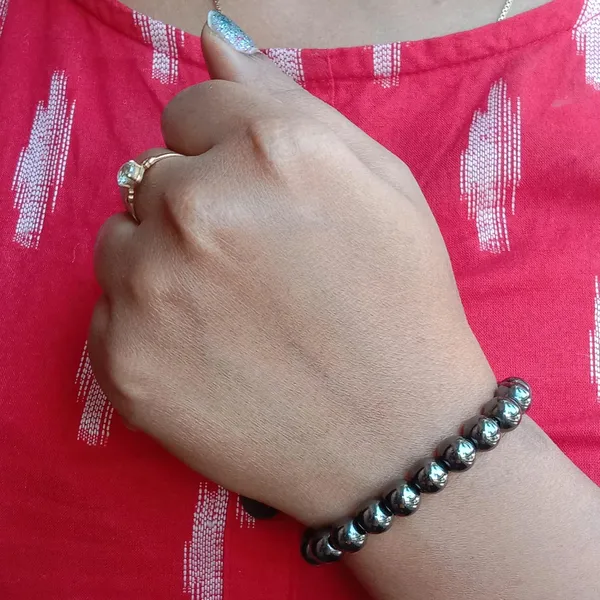 Black_Hematite_Stretchable_Bracelet_For_Protection_And_Grounding_Crystal_Healing_Gemstone_(8Mm)