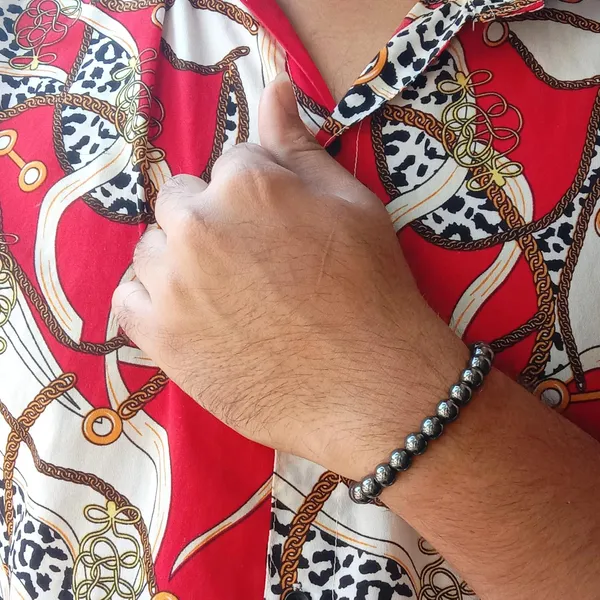 Black_Hematite_Stretchable_Bracelet_For_Protection_And_Grounding_Crystal_Healing_Gemstone_(8Mm)
