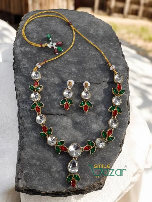 Trendy_Kundan_Necklace_Set_Green_And_Red