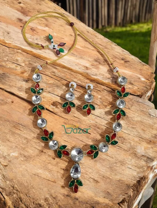 Trendy_Kundan_Necklace_Set_Green_And_Red