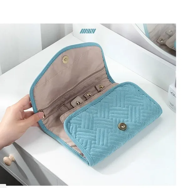BLUE_BEADS_Big_Size_Foldable_Jewellery_Roll_Carrying_Portable_Jewellery_Organiser_for_Necklace,_Earrings,_Rings_etc_.Hanging_Jewellery_Storage_Bag_with_Zipper_Closure,_For_Women_Girls_(Turqoise)