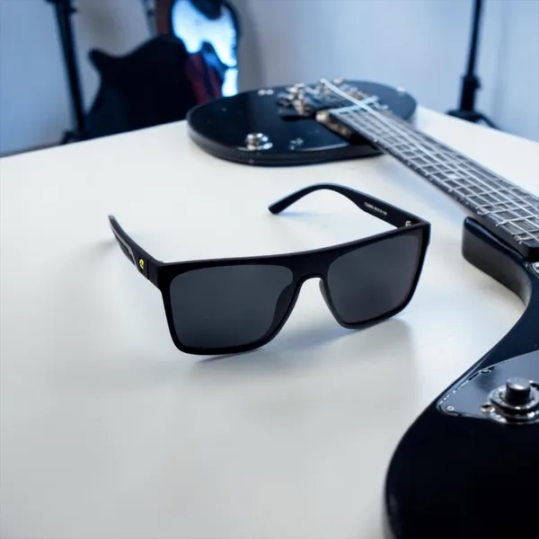 SwamiRaj_EyeWorld_One_Piece__Premium_Branded_Sunglasses_with_Stylish_Rich_Looking_UV_Protected_Polarized_Lens__for_Men_&_Women__(_TO4950_Black)