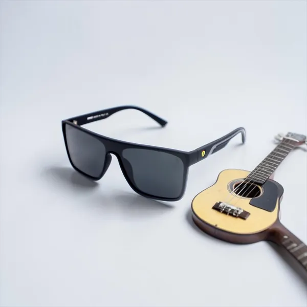 SwamiRaj_EyeWorld_One_Piece__Premium_Branded_Sunglasses_with_Stylish_Rich_Looking_UV_Protected_Polarized_Lens__for_Men_&_Women__(_TO4950_Black)