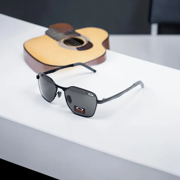 SwamiRaj_EyeWorld_Hexagonal_Premium_Branded_Sunglasses_with_Stylish_Rich_Looking_UV_Protected_Polarized_Lens_for_Men_&_Women_(008916_Black_with_Grey)