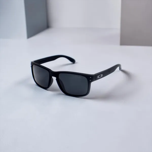 SwamiRaj_EyeWorld_Sporty_Sunglasses_with_Stylish_Rich_Looking_UV_Protected_Polarized_Sunglasses_for_Men_&_Women_(3338_Black)