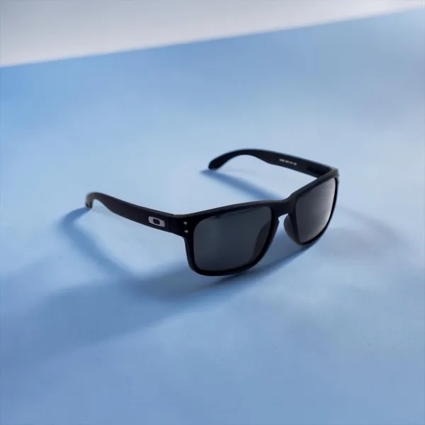 SwamiRaj_EyeWorld_Sporty_Sunglasses_with_Stylish_Rich_Looking_UV_Protected_Polarized_Sunglasses_for_Men_&_Women_(3338_Black)