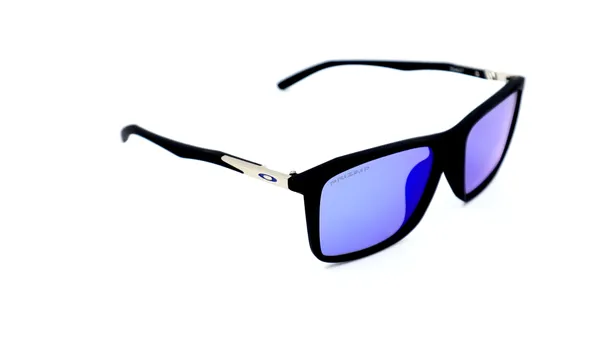 SwamiRaj_EyeWorld_Sporty_Sunglasses,_Medium,_Polarized_UV_Lens,_Lightweight_Frame_(Black_with_Blue_Mercury)