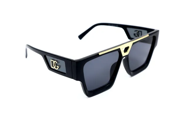 SwamiRaj_EyeWorld_Premium_Branded_Sunglasses_with_Stylish_Rich_Looking_UV_Protected_Sunglasses_(_5011_Black)