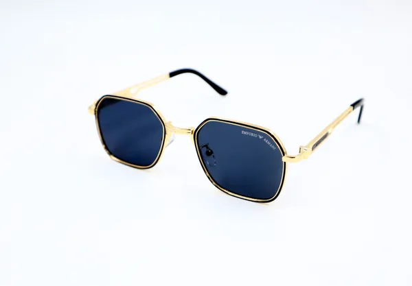 SwamiRaj_EyeWorld_Golden_with_Black_–_Hexagonal_Sunglasses_(Titanium_Frame,_Black_Polycarbonate_Lens,_UV_Protected_)_(KK1001_Golden_with_Black)