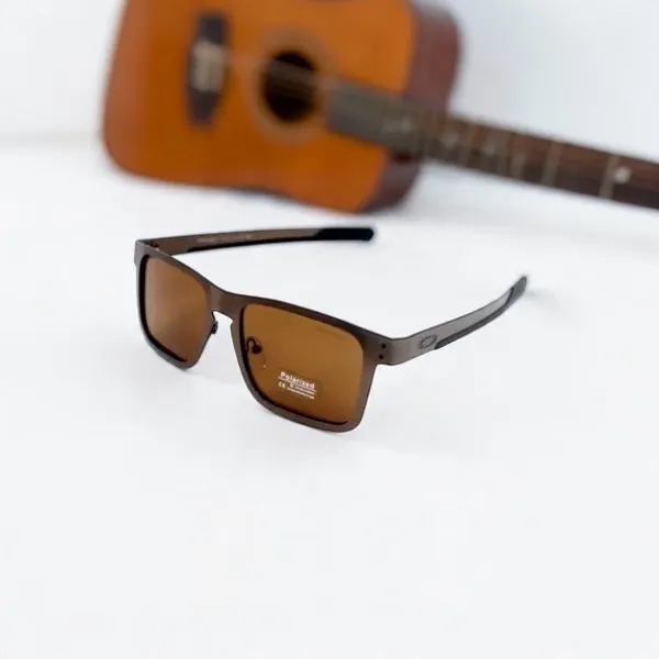 SwamiRaj_EyeWorld_Sporty_Sunglass_with_Black_Frame_&_Red_Rubber_Grip,__Stylish_Rich_Looking_UV_Protected_Polarized_Sunglasses_for_Men_&_Women_(4123_Brown_Full)