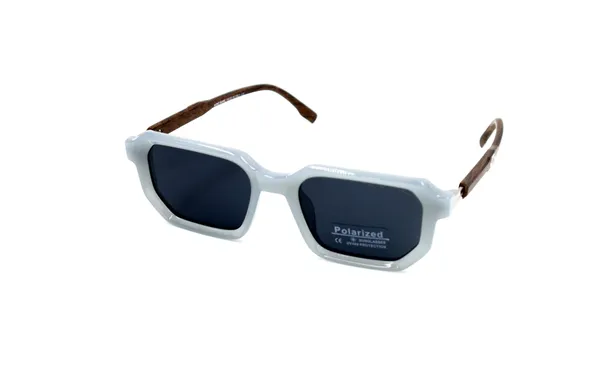 SwamiRaj_EyeWorld_Latest_Pestal_Grey_Polarized_Sunglasses_with_Wooden_Textured_Temples