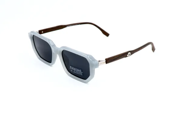 SwamiRaj_EyeWorld_Latest_Pestal_Grey_Polarized_Sunglasses_with_Wooden_Textured_Temples