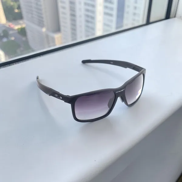 SwamiRaj_EyeWorld_Premium_Branded_Sporty_Sunglasses_with_Stylish_Rich_Looking_UV_Protected_Polarized_Sunglasses_for_Men_&_Women_(8325_Black)