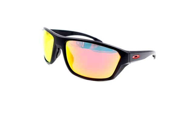 SwamiRaj_EyeWorld_Sporty_Sunglasses,_Medium,_Polarized_UV_Red_Mercury_Lens,_Soft_Matt_Lightweight_Frame_(Black-Red)
