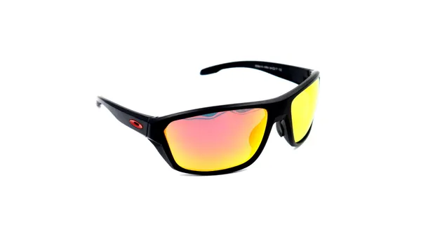 SwamiRaj_EyeWorld_Sporty_Sunglasses,_Medium,_Polarized_UV_Red_Mercury_Lens,_Soft_Matt_Lightweight_Frame_(Black-Red)