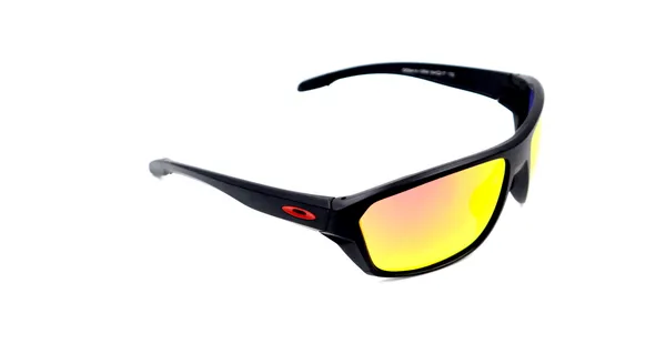SwamiRaj_EyeWorld_Sporty_Sunglasses,_Medium,_Polarized_UV_Red_Mercury_Lens,_Soft_Matt_Lightweight_Frame_(Black-Red)