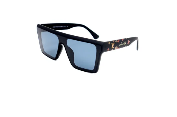 SwamiRaj_EyeWorld_One_Piece_Black__Broad_Square_Sunglasses_(Acetate_Frame,_Full_Black_Polycarbonate_Lens,_UV_Protected)