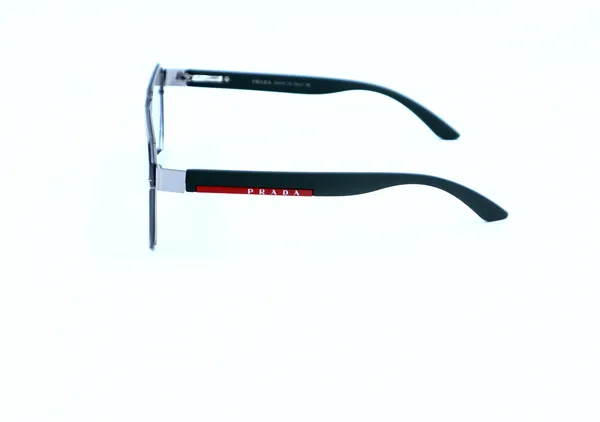 SwamiRaj_EyeWorld_Premium_Branded_One_Piece_Sunglasses_with_Stylish_Rich_Looking_UV_Protected_Polycarbonate_Lens_for_Men_&_Women_(_One_Piece_T09143)