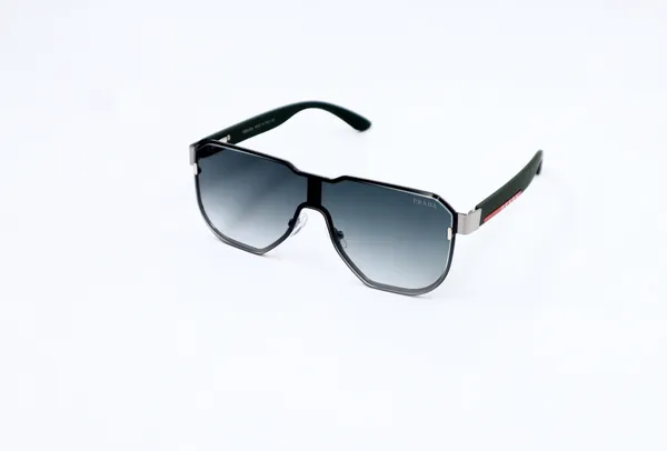 SwamiRaj_EyeWorld_Premium_Branded_One_Piece_Sunglasses_with_Stylish_Rich_Looking_UV_Protected_Polycarbonate_Lens_for_Men_&_Women_(_One_Piece_T09143)