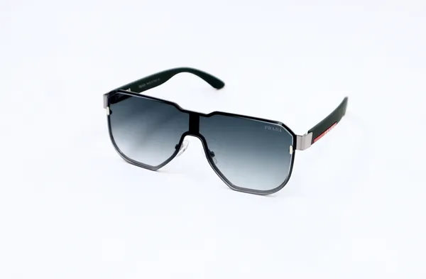 SwamiRaj_EyeWorld_Premium_Branded_One_Piece_Sunglasses_with_Stylish_Rich_Looking_UV_Protected_Polycarbonate_Lens_for_Men_&_Women_(_One_Piece_T09143)
