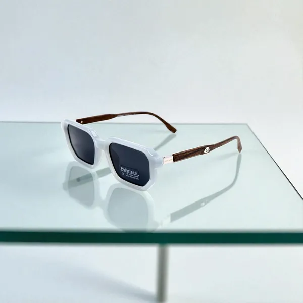 SwamiRaj_EyeWorld_Latest_Pestal_Grey_Polarized_Sunglasses_with_Wooden_Textured_Temples
