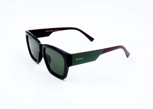 SwamiRaj_EyeWorld_Premium_Branded_Sunglasses_with_Black_with_Green_UV_Protected_Polycarbonate_Sunglasses_for_Men_&_Women_(GG_1668_/S_Black)