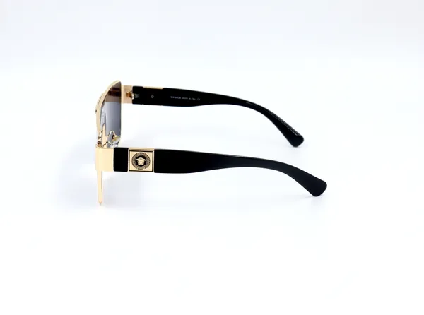 SwamiRaj_EyeWorld_Premium_Branded_Sunglasses_with_Stylish_Rich_Looking_UV_Protected_Polycarbonate__Lens_for_Men_&_Women._(_VS_8235_Golden_with_Black)