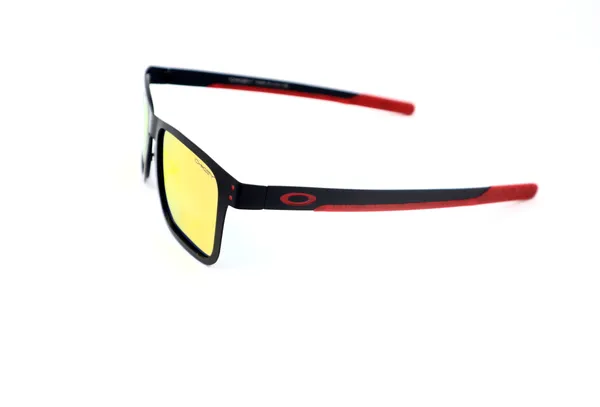 SwamiRaj_EyeWorld_Sporty_Sunglass_with_Black_Frame_&_Red_Rubber_Grip,__Stylish_Rich_Looking_UV_Protected_Polarized_Sunglass_with_Red_Mercury_for_Men_&_Women_(4123_Red_Mercury)