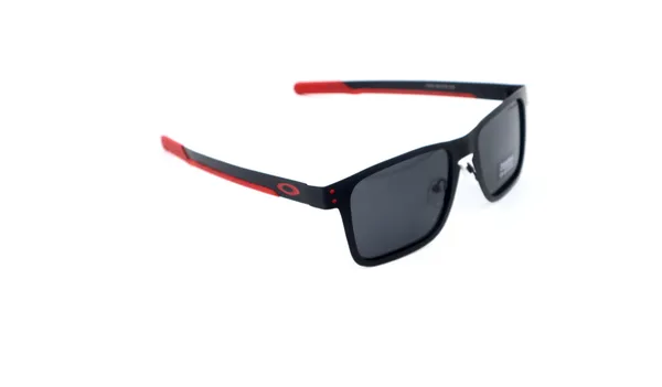 SwamiRaj_EyeWorld_Sporty_Sunglass_with_Black_Frame_&_Red_Rubber_Grip,__Stylish_Rich_Looking_UV_Protected_Polarized_Sunglasses_for_Men_&_Women_(4123_Black_Full)