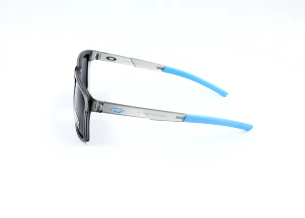 SwamiRaj_EyeWorld_Sporty_Sunglass_with_Grey_Frame_&_Sky_Blue_Rubber_Grip,__Stylish_Rich_Looking_UV_Protected_Polarized_Sunglasses_for_Men_&_Women_(83109_Grey_with_Black)