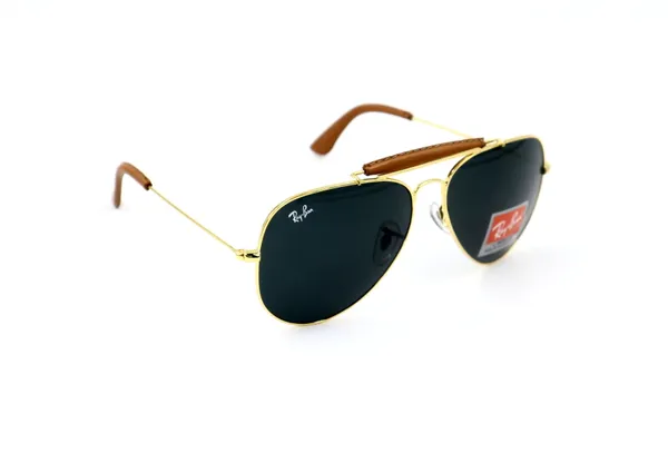 SwamiRaj_EyeWorld__Aviator_Glass_Fitted_Sunglasses_For_Men_&_Women_With_Very_Light_Weight_Titanium_Frame_&_UV_Protected_B2_Glass_Lens._(RB_3422_Golden_with_Black)