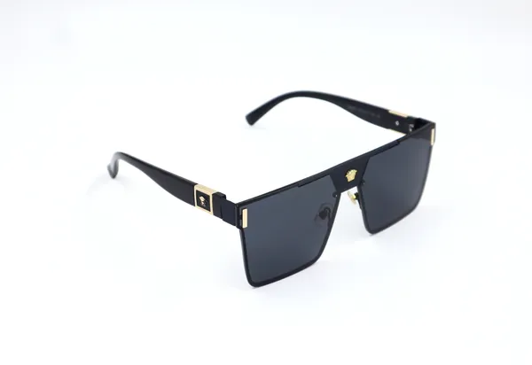 SwamiRaj_EyeWorld_One_Piece_Premium_Branded_Sunglasses_with_Stylish_Rich_Looking_UV_Protected_Polycarbonate_Lens_for_Men_&_Women_(58380_Black_)