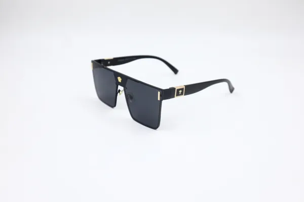 SwamiRaj_EyeWorld_One_Piece_Premium_Branded_Sunglasses_with_Stylish_Rich_Looking_UV_Protected_Polycarbonate_Lens_for_Men_&_Women_(58380_Black_)