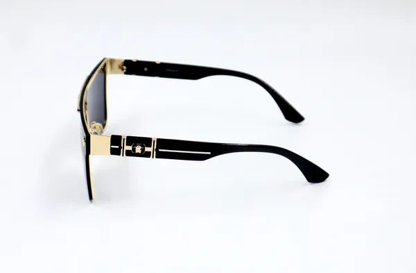 SwamiRaj_EyeWorld_One_Piece_Premium_Branded_Sunglasses_with_Stylish_Rich_Looking_UV_Protected_Polycarbonate_Lens_for_Men_&_Women_(58449_Golden_with_Black_)