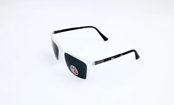 SwamiRaj_EyeWorld_Sporty_Sunglasses,_Medium,_Polarized_UV_Lens,_Soft_Matt_Lightweight_Frame_(White_with_Black)