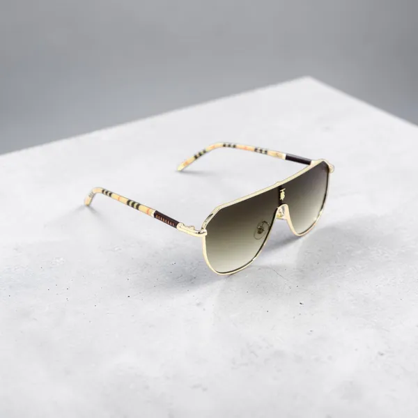 Burberry_One_Piece_Premium_Branded_Sunglasses_with_Stylish_Rich_Looking_UV_Protected_Polycarbonate_Lens_for_Men_&_Women_Burberry_First_Copy