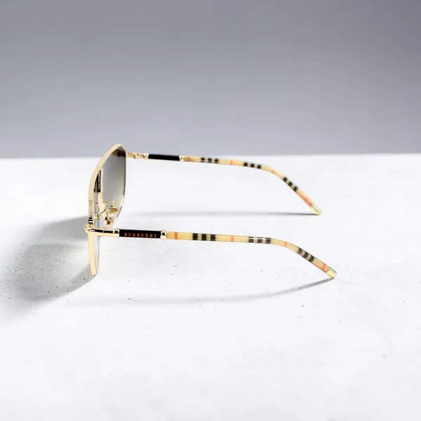 Burberry_One_Piece_Premium_Branded_Sunglasses_with_Stylish_Rich_Looking_UV_Protected_Polycarbonate_Lens_for_Men_&_Women_Burberry_First_Copy