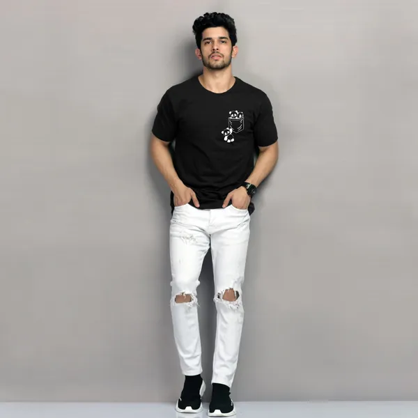 Black_Pure_Cotton_Half_Sleeve_Round_Neck_T-Shirt_For_Men