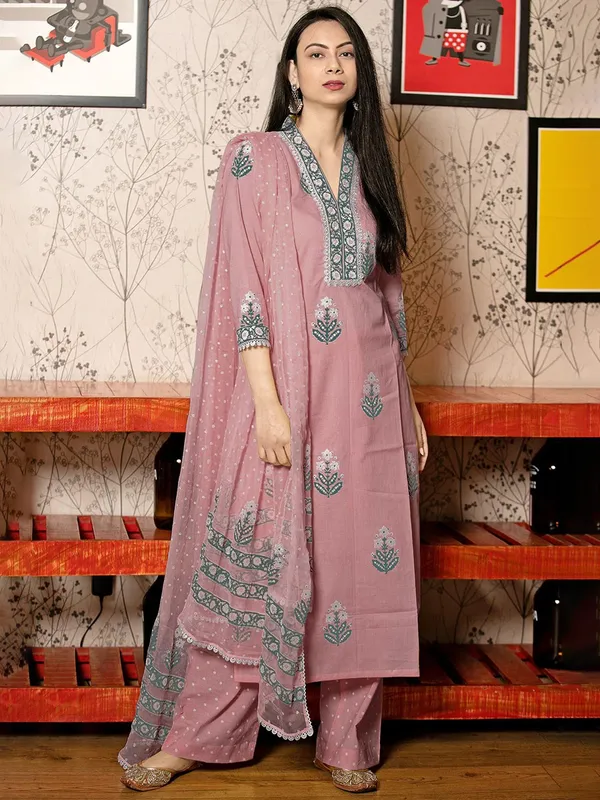 YAGNIK_FASHION_Women_Rayon_Floral_Printed_Kurta_Dupatta_Set