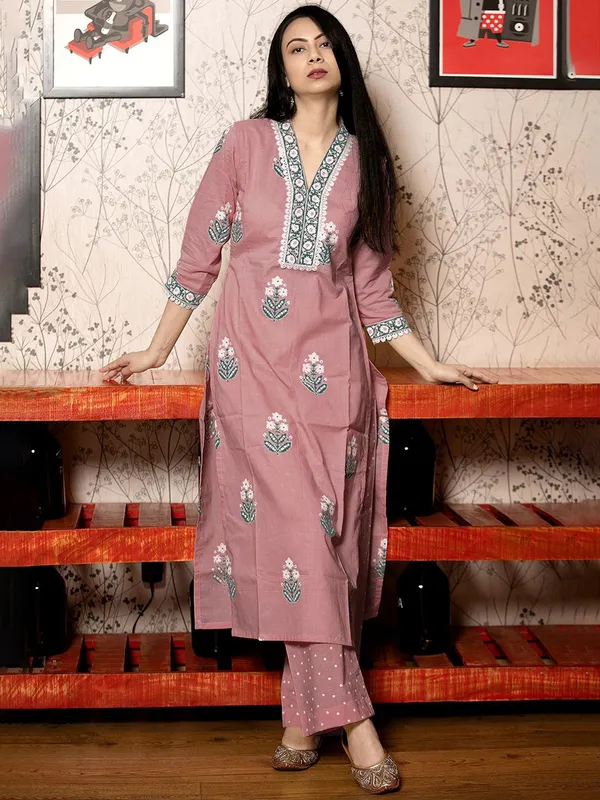 YAGNIK_FASHION_Women_Rayon_Floral_Printed_Kurta_Dupatta_Set