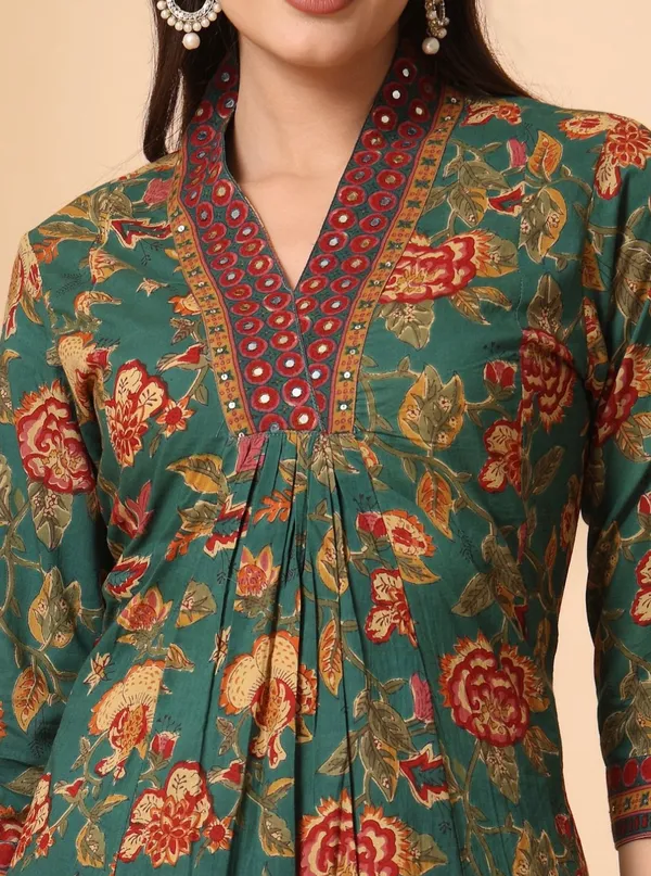 YAGNIK_FASHION_Women_Rayon_Floral_Printed_Kurta_Palazzo_Dupatta_Set