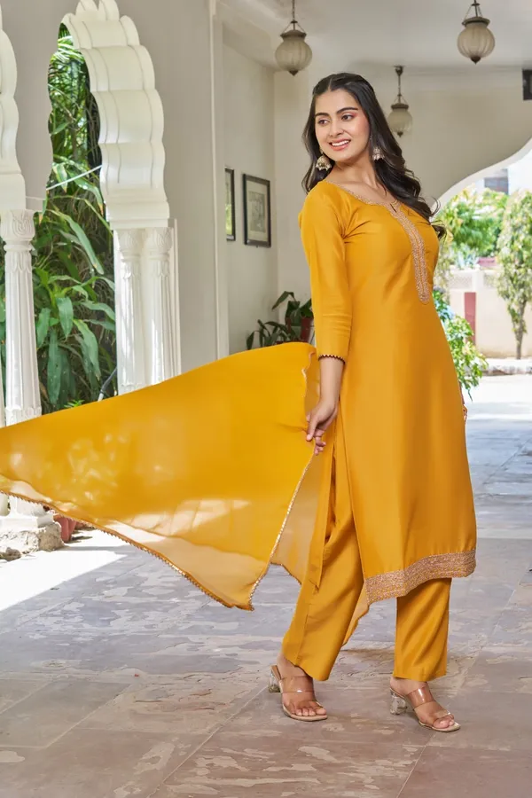 YAGNIK_FASHION_Women_Rayon_Floral_Printed_Palazzo_Dupatta_Set