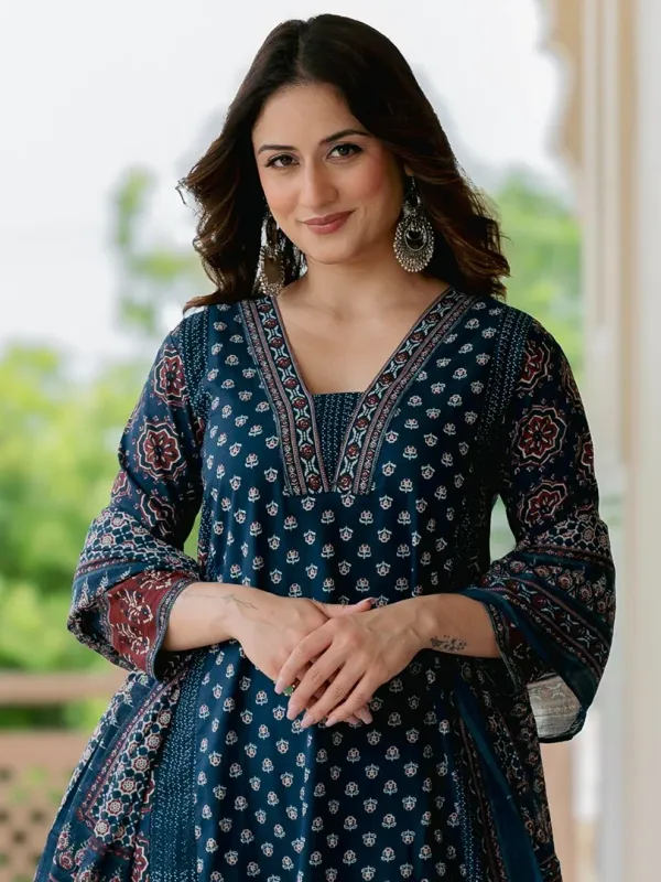 YAGNIK_FASHION_Women_Rayon_Floral_Printed_Palazzo_Dupatta_Set