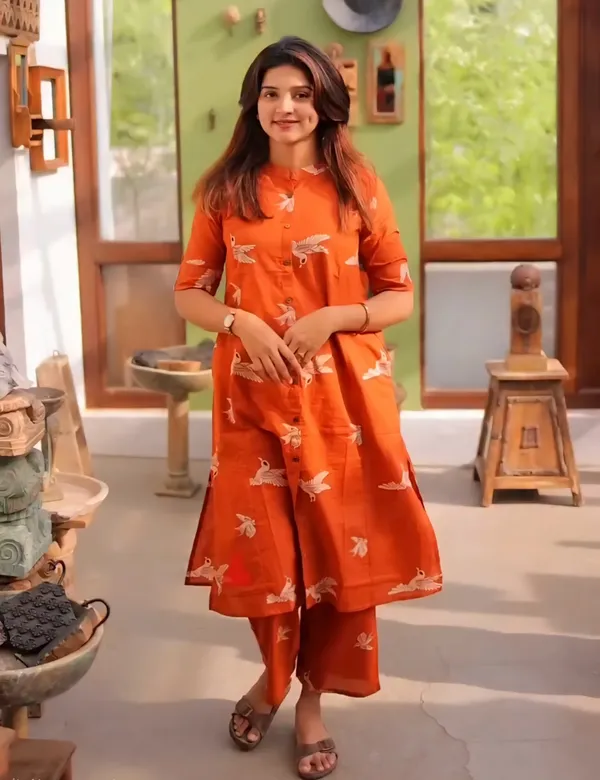 Yagnik_fashion_New_Festival_and_Daily_Wear_Stylish_Rayon_Kurta_Set_With_one_Side_Pocket