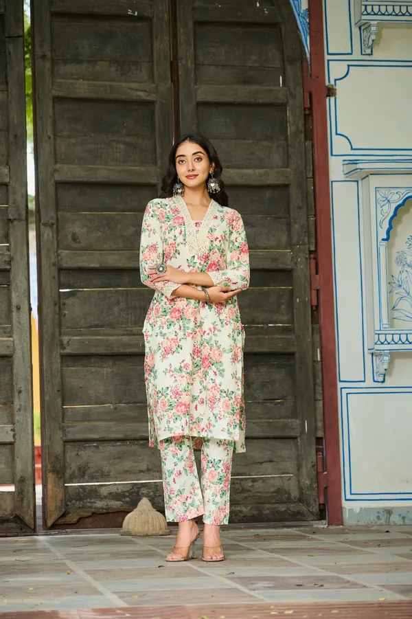 Yagnik_fashion_New_Festival_and_Daily_Wear_Stylish_Rayon_Kurta_Set_With_one_Side_Pocket