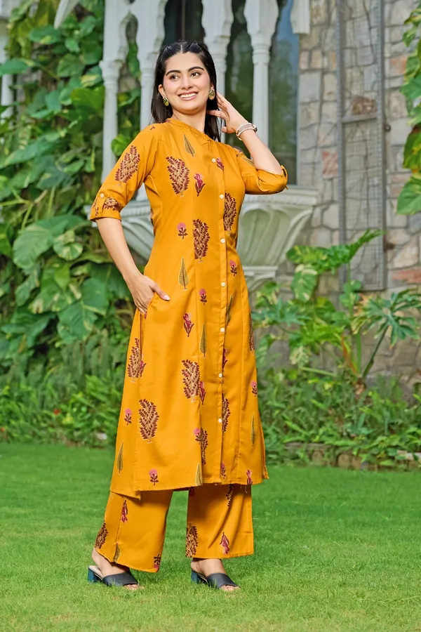 Yagnik_fashion_New_Festival_and_Daily_Wear_Stylish_Rayon_Kurta_Set_With_one_Side_Pocket