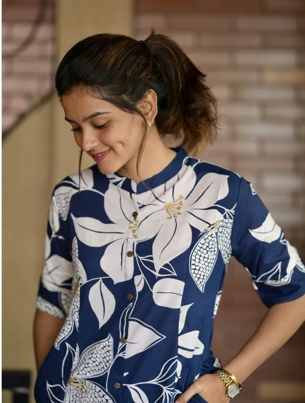 Yagnik_fashion_New_Festival_and_Daily_Wear_Stylish_Rayon_Kurta_Set_With_one_Side_Pocket