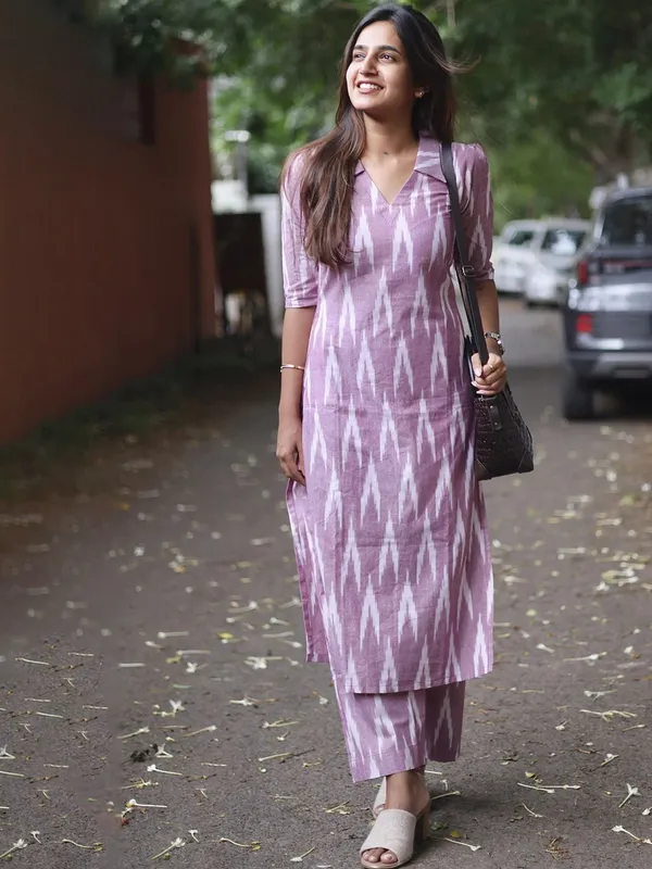 Yagnik_fashion_New_Festival_and_Daily_Wear_Stylish_Rayon_Kurta_Set_With_one_Side_Pocket