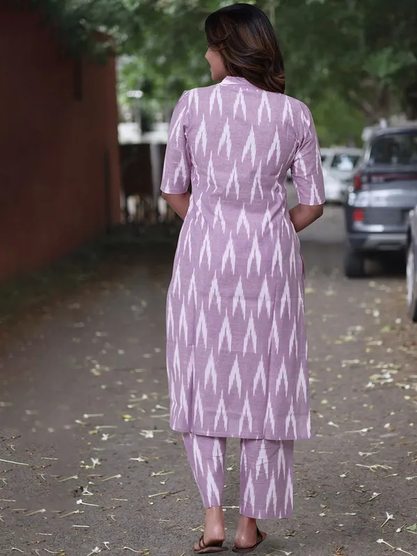 Yagnik_fashion_New_Festival_and_Daily_Wear_Stylish_Rayon_Kurta_Set_With_one_Side_Pocket