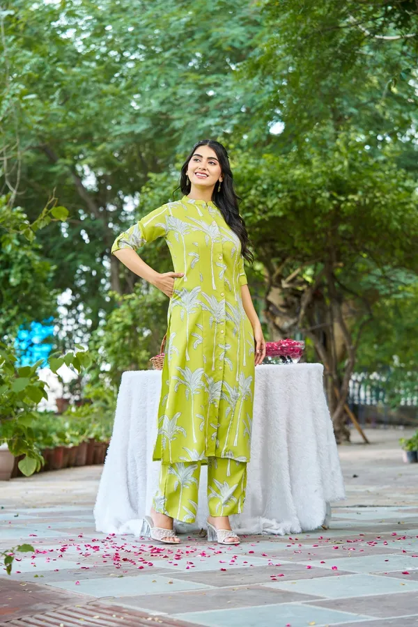 Yagnik_fashion_New_Festival_and_Daily_Wear_Stylish_Rayon_Kurta_Set_With_one_Side_Pocket